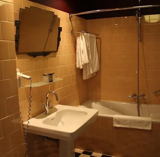 Augusta 3* 에이모이덴